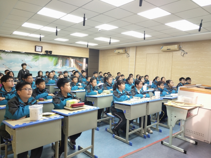 线上互动共同成长金清实验中学与峰江中学开展互联网义务教育美术同步