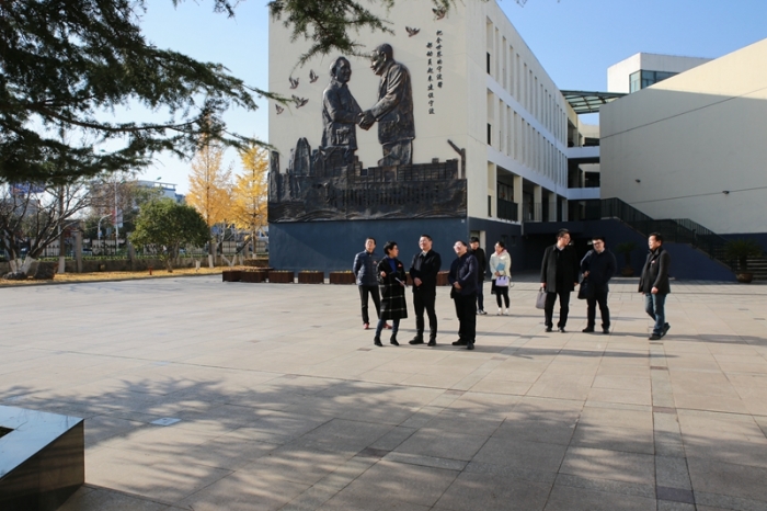 镇海区区委常委组织部部长周方涛到中兴中学调研指导