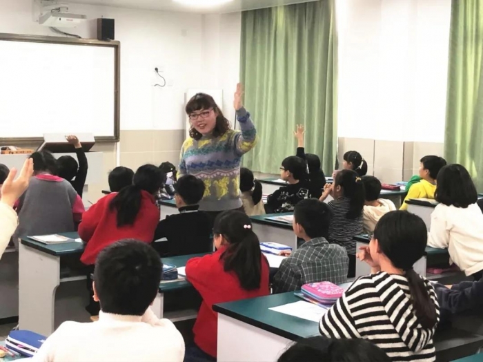 线下交流引领前行共同发展实验小学松门二小坞根小学共同体举行三校
