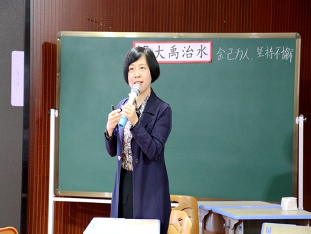 通讯员:边金晶在银杏纷飞的季节里,我们欢聚一堂,与志同道合的朋友共